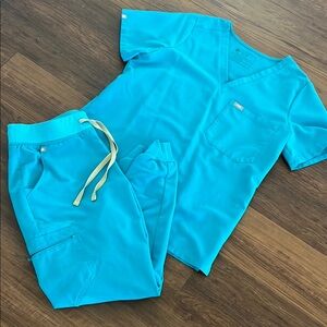 Figs Teal scrub pants and top